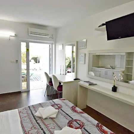 Lägenhet Modernes Studio-apartment Elio 3, Umag-punta Mit Swimmingpool, Whirlpool, Grill Umag