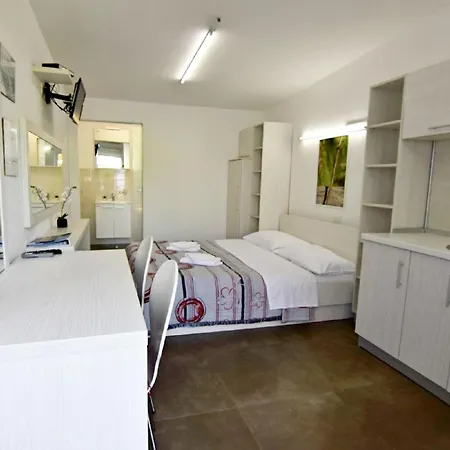 Lägenhet Modernes Studio-apartment Elio 3, Umag-punta Mit Swimmingpool, Whirlpool, Grill *