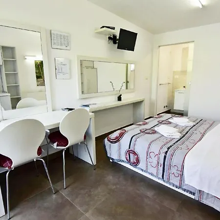 Modernes Studio-apartment Elio 3, Umag-punta Mit Swimmingpool, Whirlpool, Grill Umag