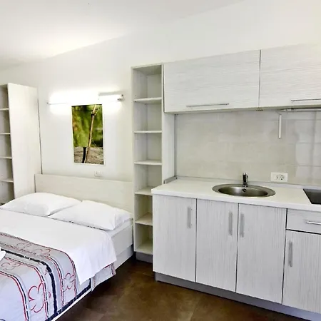 Modernes Studio-apartment Elio 3, Umag-punta Mit Swimmingpool, Whirlpool, Grill