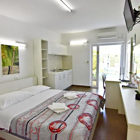 Modernes Studio-apartment Elio 3, Umag-punta Mit Swimmingpool, Whirlpool, Grill Lägenhet Umag