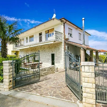 Lägenhet Modernes Studio-apartment Elio 3, Umag-punta Mit Swimmingpool, Whirlpool, Grill Umag